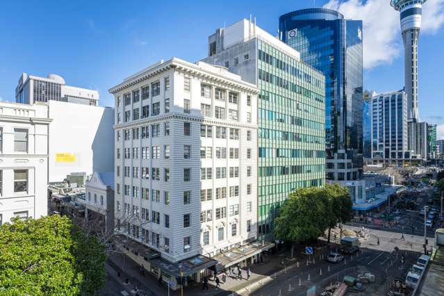 9-17-Victoria-Street-East-skytower